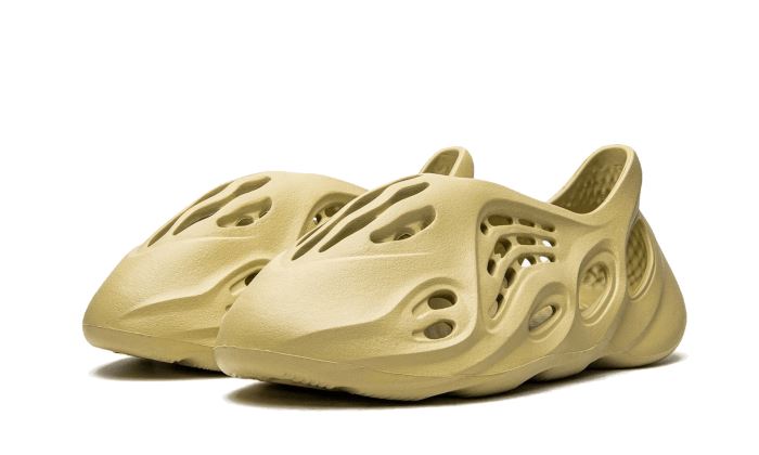 Adidas Yeezy Foam RNNR Sulfur
