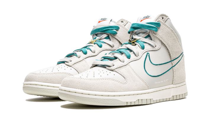 Nike Dunk High First Use Light Bone Green Noise