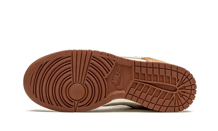 Nike Dunk Low Medium Curry
