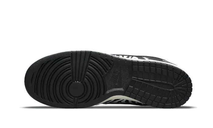 Nike SB Dunk Low Quartersnacks Zebra