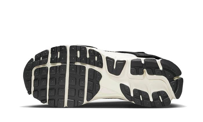 Nike Zoom Vomero 5 Timeless Panda Dunk