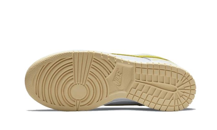 Nike Dunk Low Yellow Strike